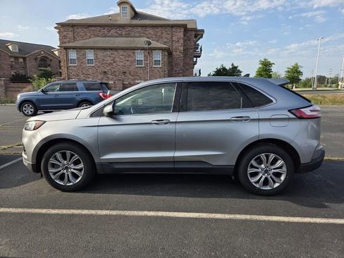 Used 2022 Ford Edge Titanium AWD/4WD image 2