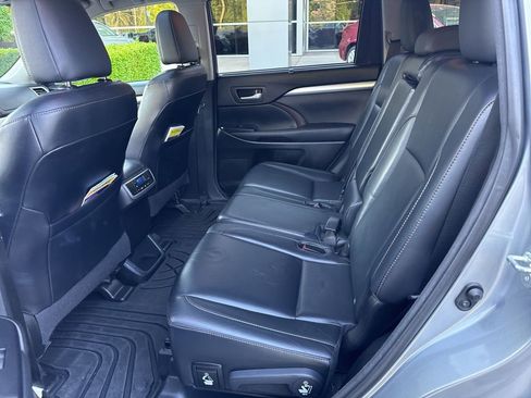 Used 2015 Toyota Highlander XLE image 15