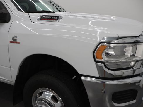 Used 2024 RAM 3500 Tradesman w/ Chrome Appearance Group AWD/4WD image 24