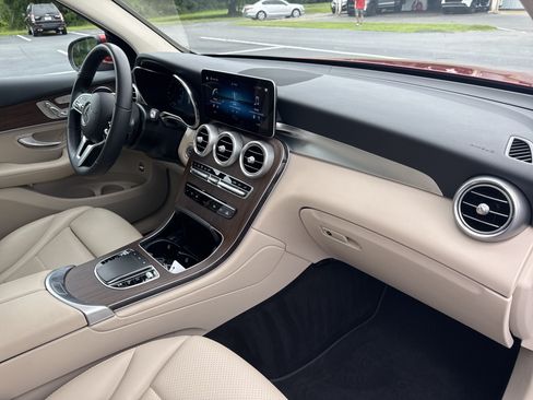 Used 2022 Mercedes-Benz GLC 300 image 38