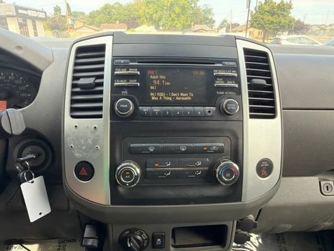 Used 2013 Nissan Frontier SV AWD/4WD image 13