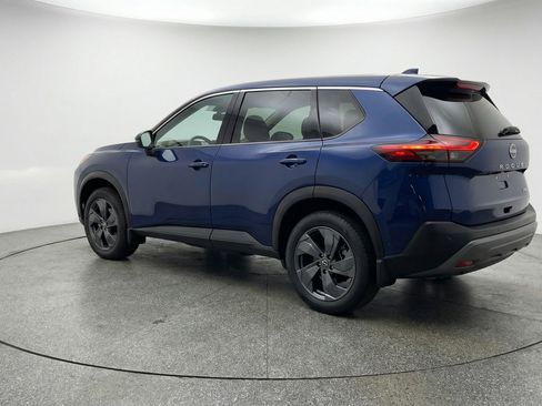 Used 2025 Nissan Rogue SV image 6