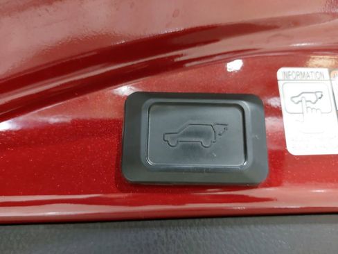 Used 2018 Toyota RAV4 Limited image 13