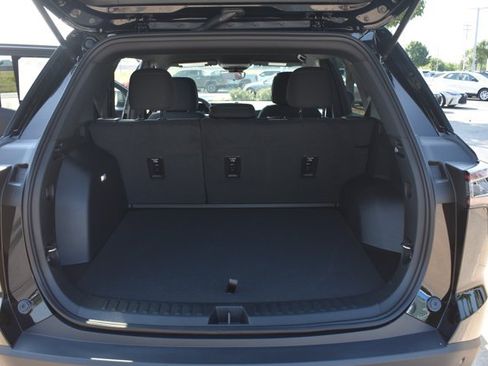 New 2027 Chevrolet Equinox LT w/ Safety and Technology Package FWD image 16