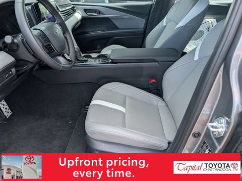 Used 2026 Toyota Camry SE AWD/4WD image 12