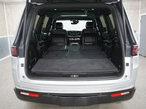 Used 2022 Jeep Wagoneer Series II w/ Premium Group I image 39