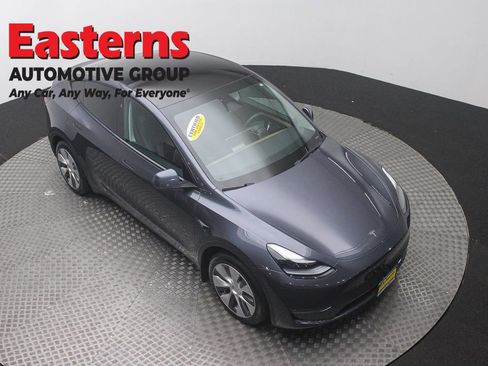 Used 2023 Tesla Model Y Long Range AWD/4WD image 3
