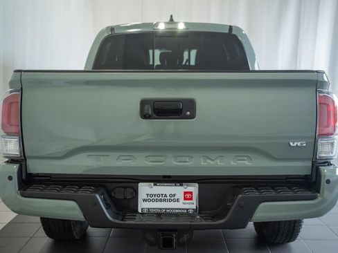 Used 2022 Toyota Tacoma TRD Off-Road w/ TRD Premium Off Road Package AWD/4WD image 5