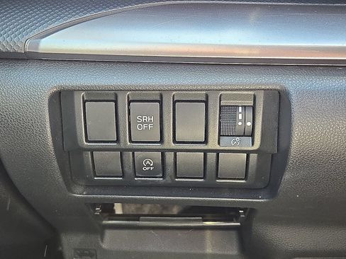 Used 2022 Subaru Forester Premium AWD/4WD image 23