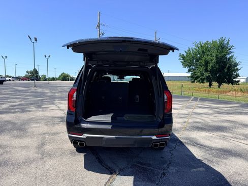 Used 2025 GMC Yukon Denali AWD/4WD image 8