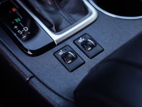 Used 2019 Toyota Highlander XLE AWD/4WD image 42