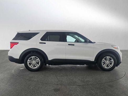 Used 2022 Ford Explorer 2WD image 2