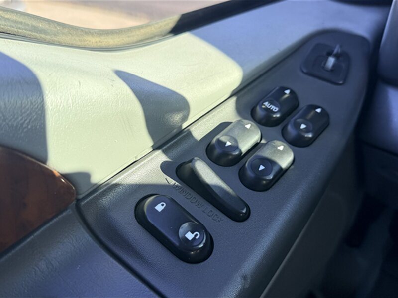 Used 2004 Ford F250 Lariat AWD/4WD image 22