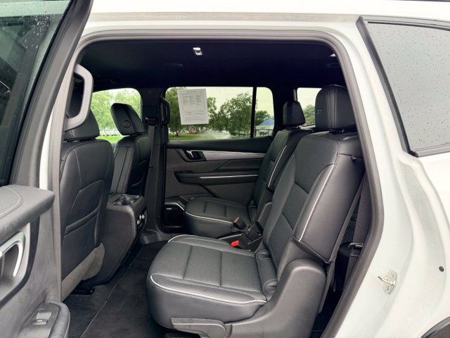 Used 2026 Buick Enclave Sport Touring AWD/4WD image 8