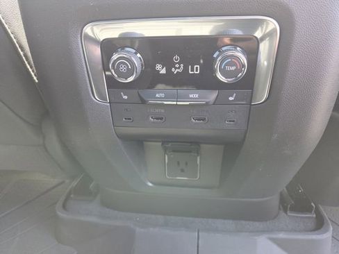 New 2026 Chevrolet Tahoe High Country AWD/4WD image 19