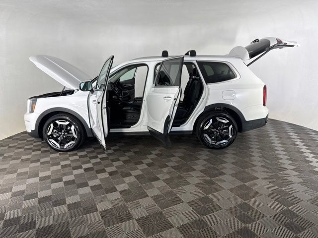 Certified 2025 Kia Telluride S AWD/4WD image 11