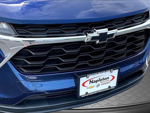 Used 2024 Chevrolet Trax LS w/ LS Convenience Package FWD image 28