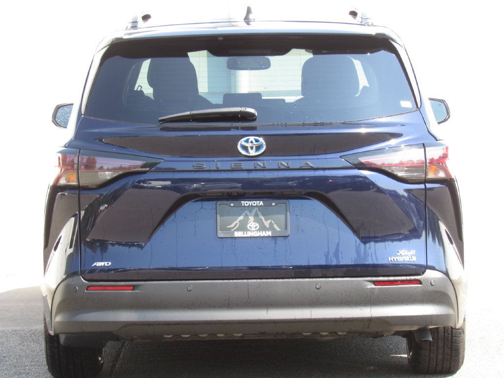 Certified 2023 Toyota Sienna XLE w/ XLE Plus Package AWD/4WD image 7