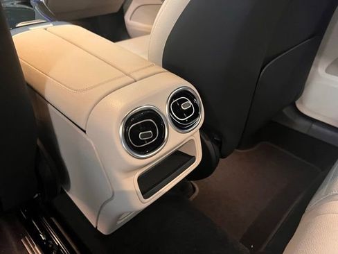 Used 2025 Mercedes-Benz GLC 350e 4MATIC image 16