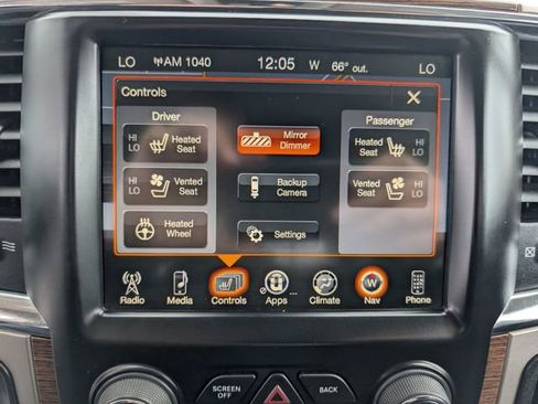 Used 2017 RAM 1500 Laramie w/ Convenience Group AWD/4WD image 4
