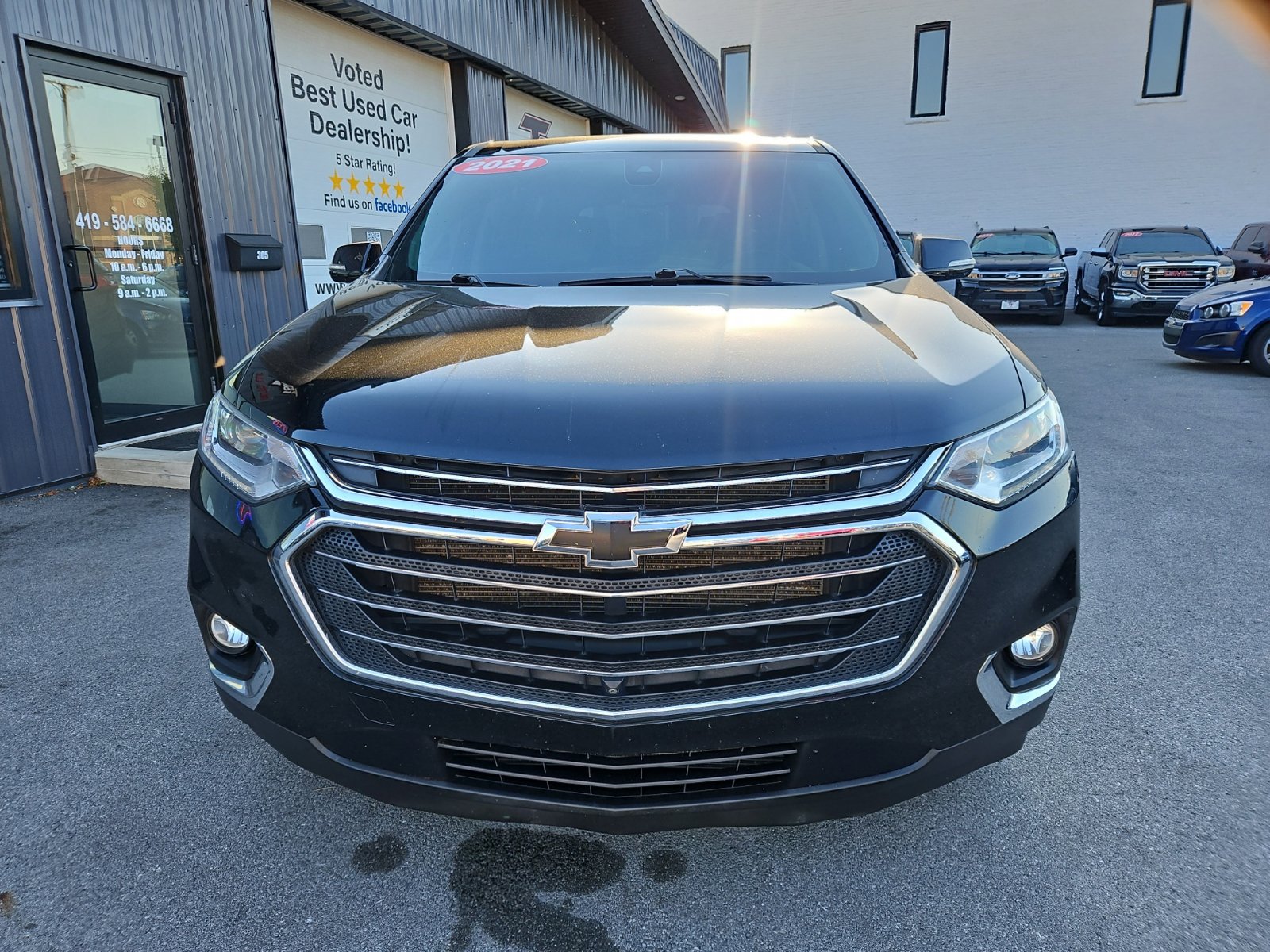 Used 2021 Chevrolet Traverse LT w/ LT Premium Package FWD image 11
