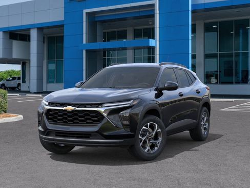 New 2026 Chevrolet Trax LT w/ Driver Confidence Package FWD image 6