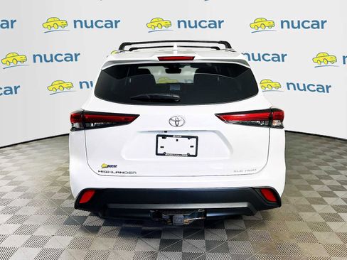 Used 2023 Toyota Highlander XLE image 6