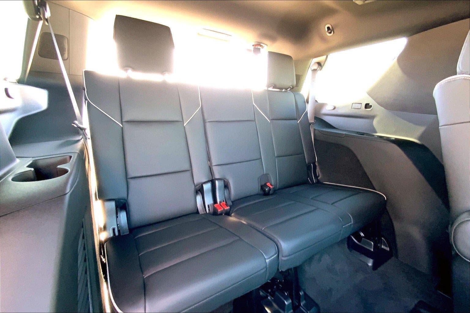 Used 2022 Cadillac Escalade Premium Luxury AWD/4WD image 23