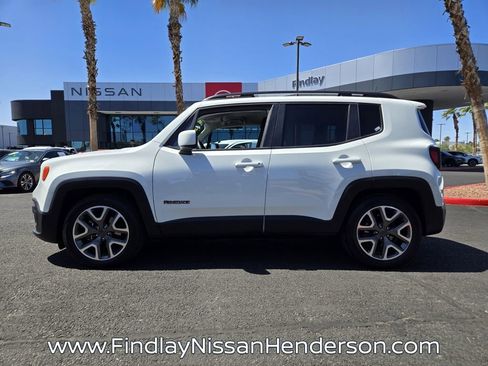Used 2018 Jeep Renegade Latitude FWD image 3