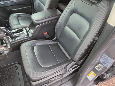 Used 2022 GMC Canyon AT4 image 13