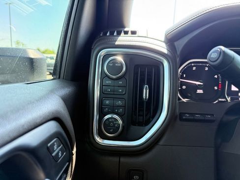 Used 2022 GMC Sierra 3500 Denali w/ Denali Ultimate Package AWD/4WD image 13