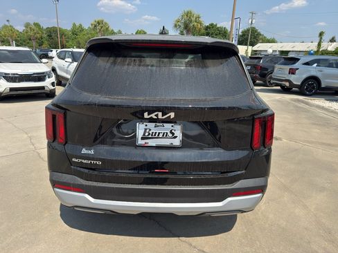 New 2026 Kia Sorento LX FWD image 6