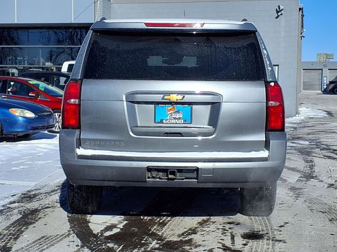 Used 2019 Chevrolet Suburban LT w/ Luxury Package image 22