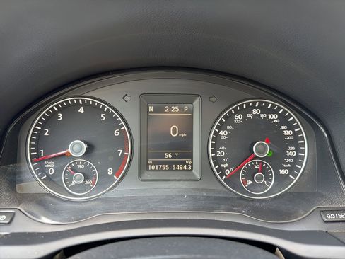 Used 2013 Volkswagen Eos Lux FWD image 12