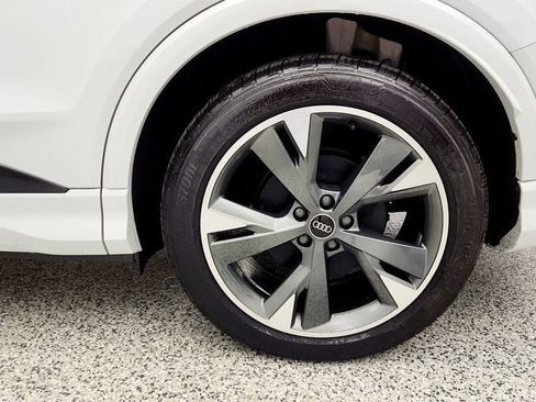 Used 2024 Audi Q4 e-tron Premium Plus w/ Premium Plus image 29