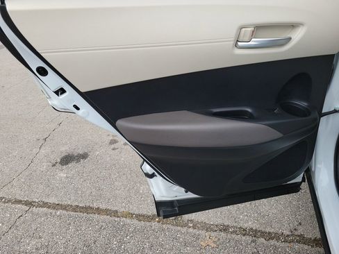 Used 2024 Toyota Corolla Cross XLE image 28