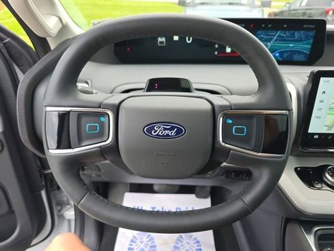 Used 2025 Ford Expedition Max Active AWD/4WD image 23