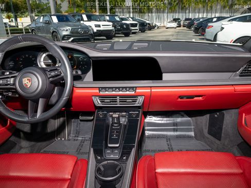 Used 2020 Porsche 911 Carrera RWD image 7