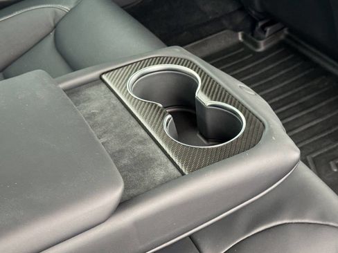 Used 2021 Tesla Model S Plaid image 17