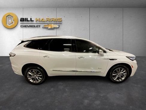 Used 2024 Buick Enclave Avenir image 9