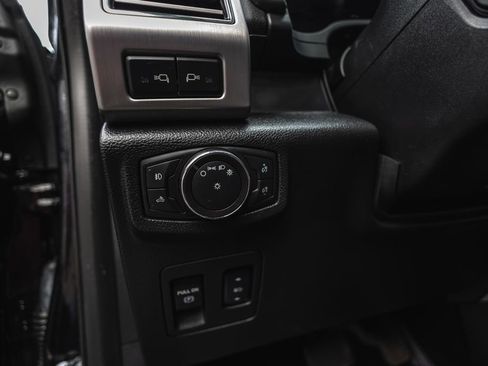 Used 2018 Ford F150 Platinum w/ Technology Package AWD/4WD image 25