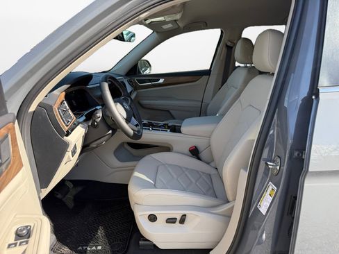 New 2026 Volkswagen Atlas SE image 9