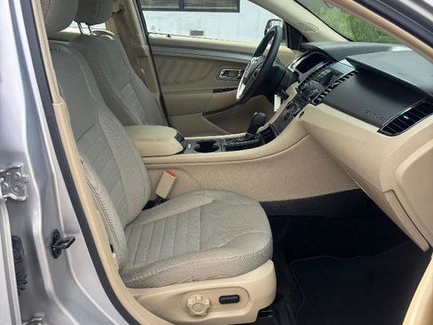 Used 2018 Ford Taurus SE FWD image 30