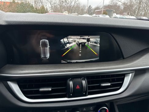 Used 2021 Alfa Romeo Stelvio Ti image 23