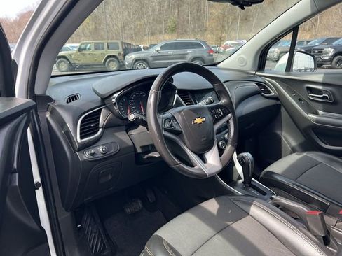 Used 2019 Chevrolet Trax LT w/ LT Convenience Package FWD image 10