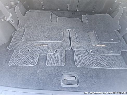 Used 2014 Nissan Pathfinder Platinum w/ Platinum Premium Package image 12