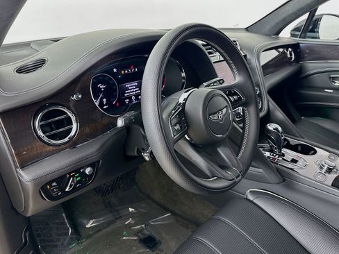 Used 2022 Bentley Bentayga AWD/4WD image 9