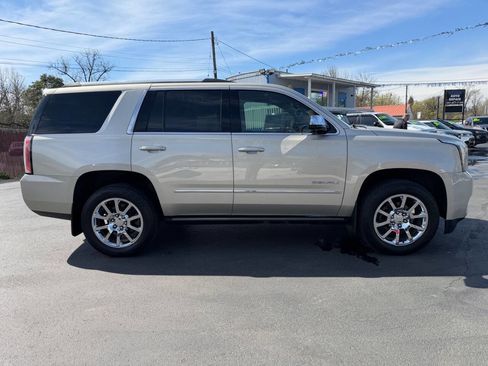 Used 2015 GMC Yukon Denali w/ Premium Package image 22