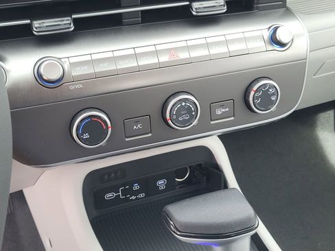 New 2026 Hyundai Kona SE AWD/4WD image 14