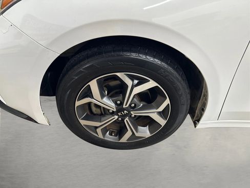 Used 2020 Kia Forte LXS image 14